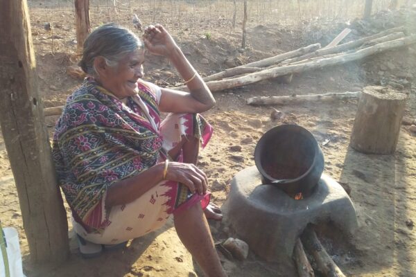 ବୟସ୍କଙ୍କୁ ଆପଣାର କରିପାରିଲେ ପରିବାରରେ ସୁଦୃଢ ହେବ ସଂପର୍କ